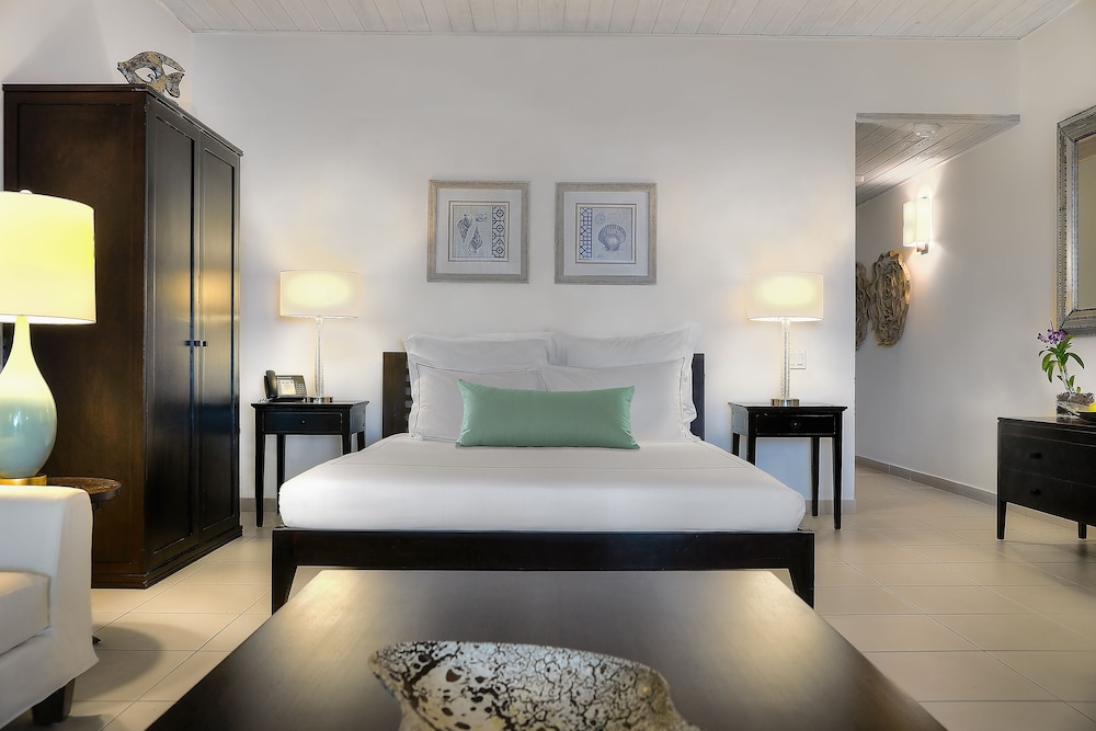 Carlisle Bay Resort 12/81