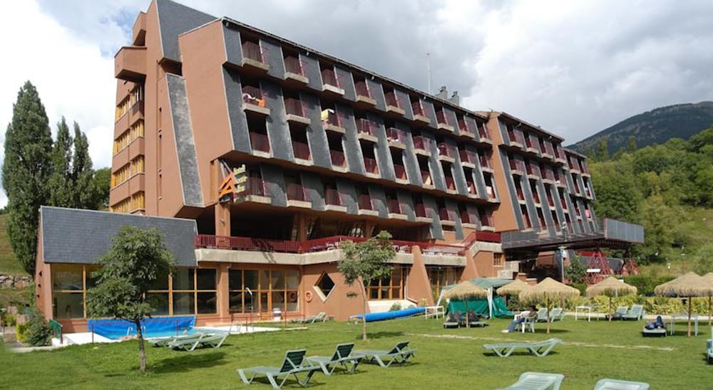 Evenia Monte Alba Hotel in CERLER