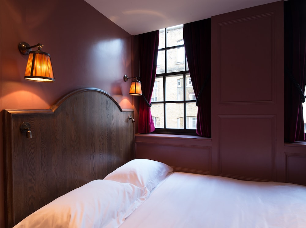 Mimi's Hotel Soho 44/63