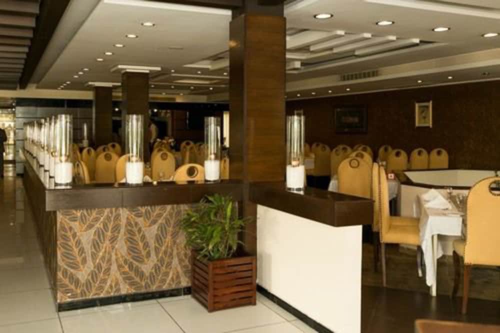 Grand Regency Hotel 10/50