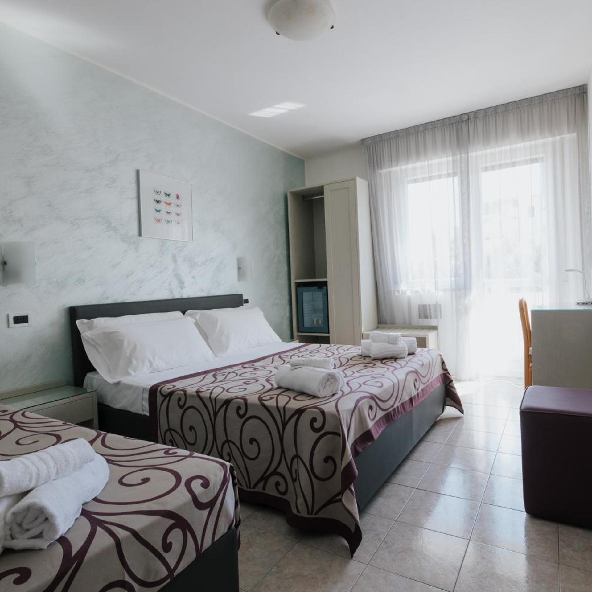 Hotel Gloria 37/68