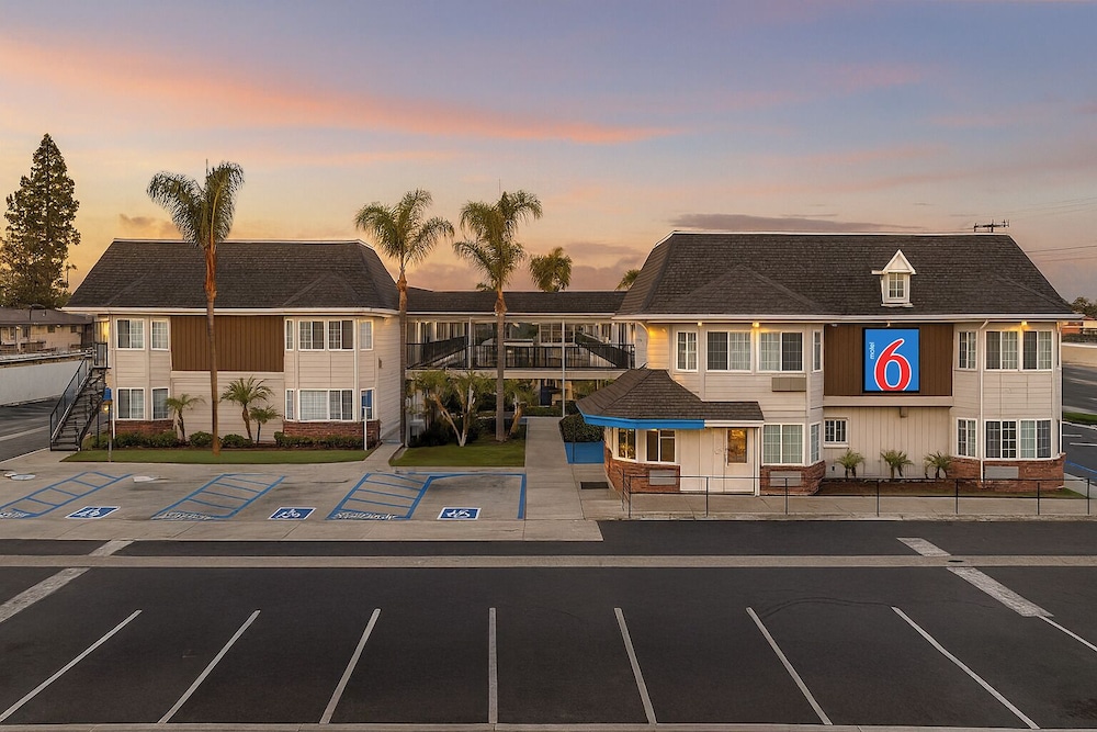 Motel6 Westminster, CA - North 46/60