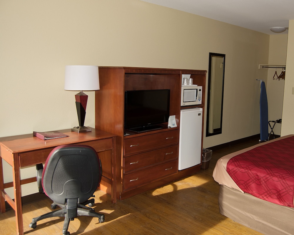 Econo Lodge Lexington Downtown Near I-81 23/29