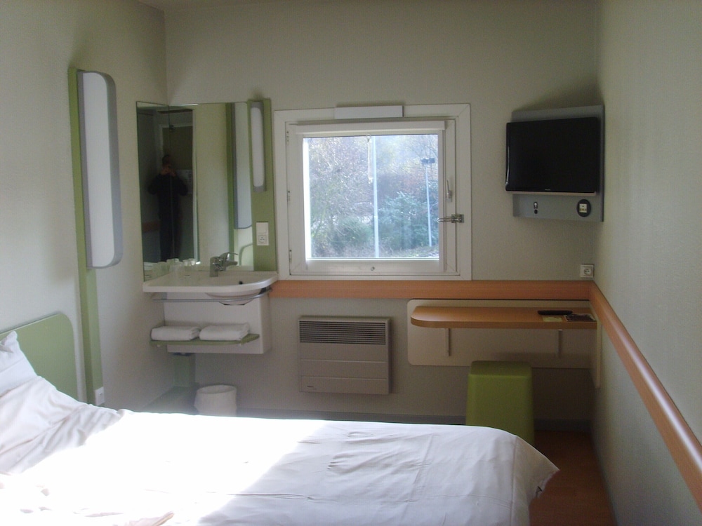 Ibis Budget L Isle Adam 5/24