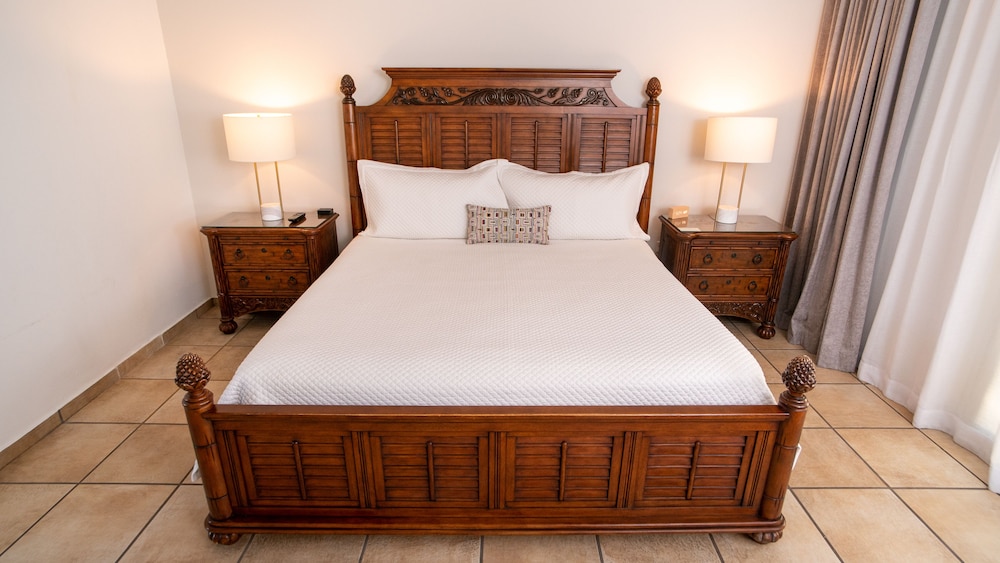 Room, Futon Bed, King Bed, Single Bed, Pool Side