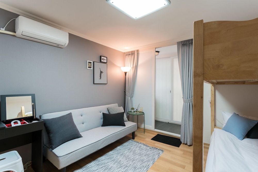 Mono House Budget 46/70