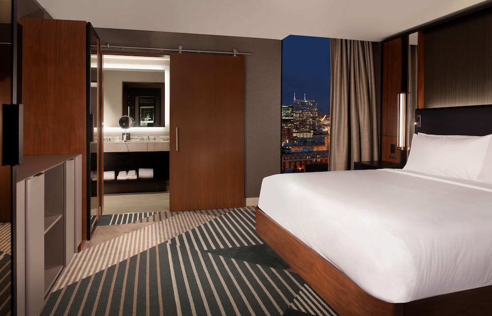 Grand Hyatt Nashville 11/73