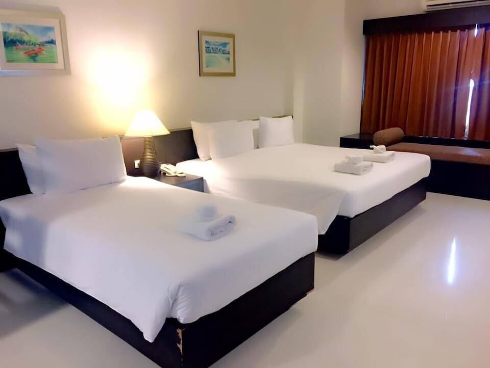 The White Pearl Hotel 12/32