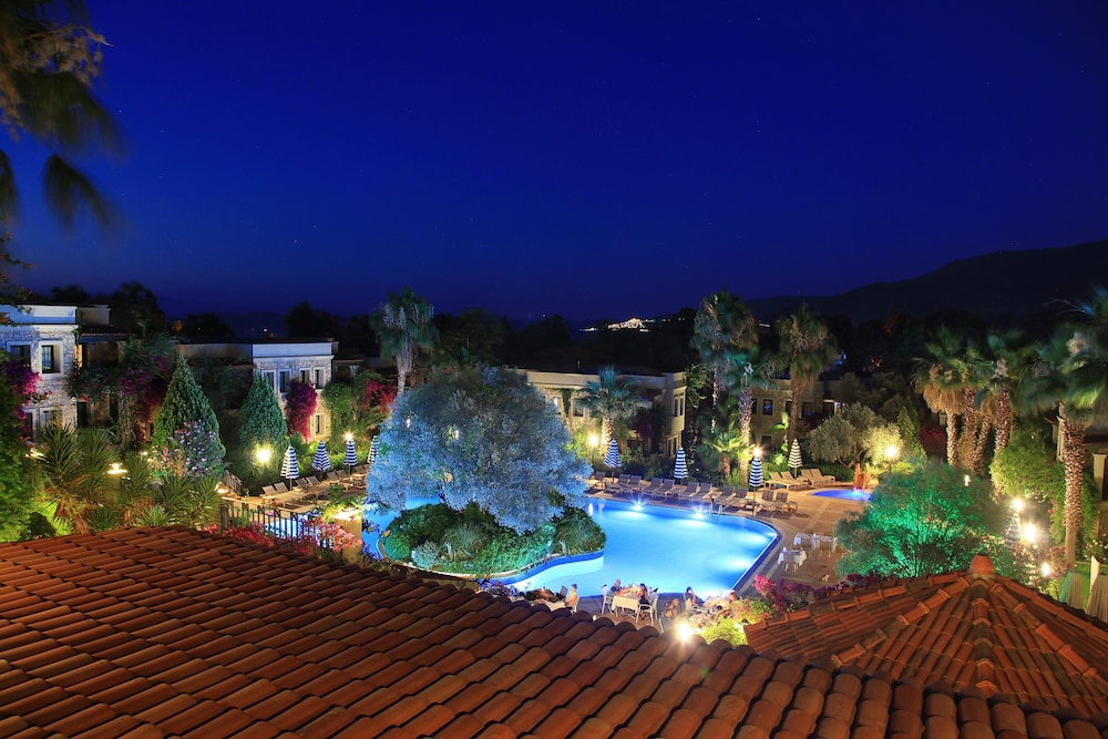 ZEYTINADA HOTEL 32/45