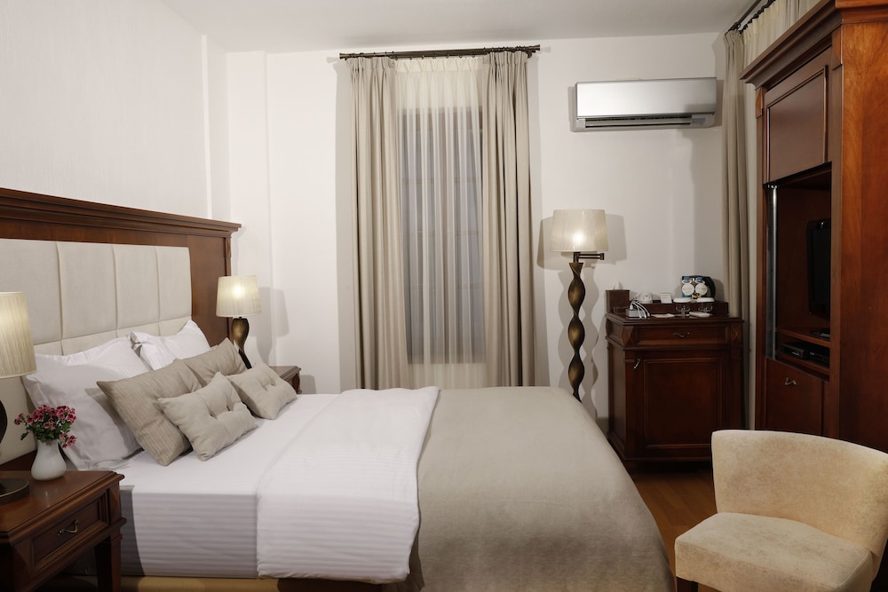 STANDARD, DOUBLE OR TWIN BED