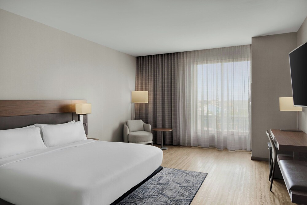 Ac Hotel By Marriott Cincinnati At Liberty Center 8/50