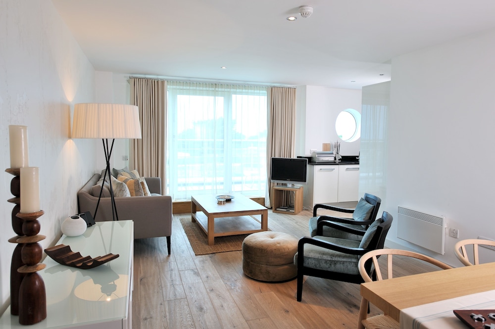 St Moritz Hotel 30/50