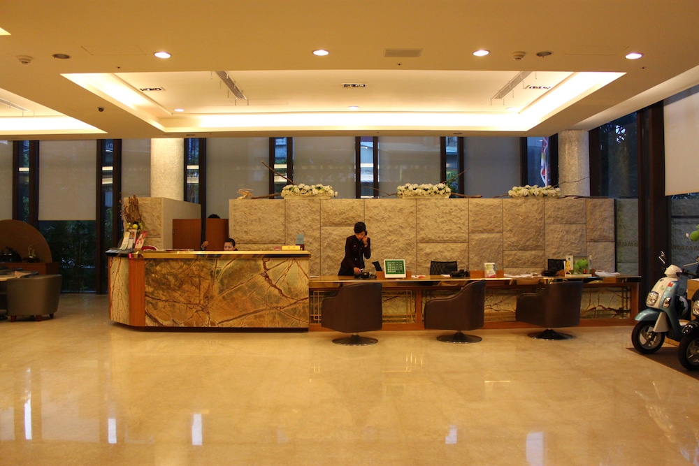 Golden Tulip Zhong Xin Hotel Taichung 11/63