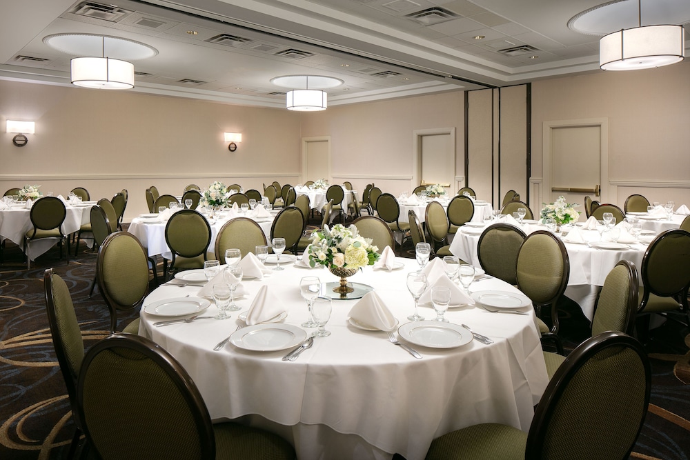 Hilton Kansas City Country Club Plaza 43/50