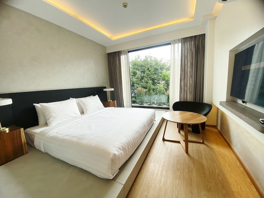 R2 Hotel Chiangmai 12/50