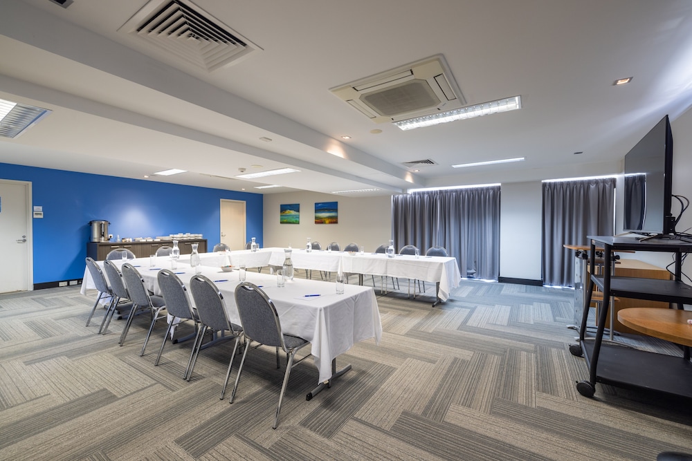 MainStay Suites Mackay 59/65