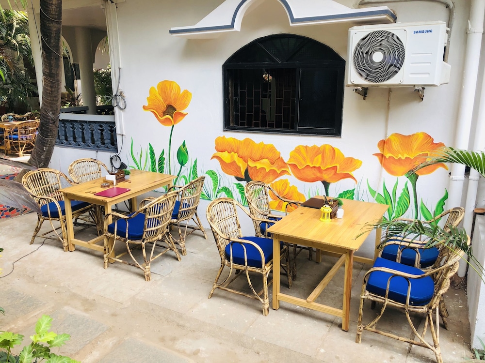 Swati Hotel 52/72