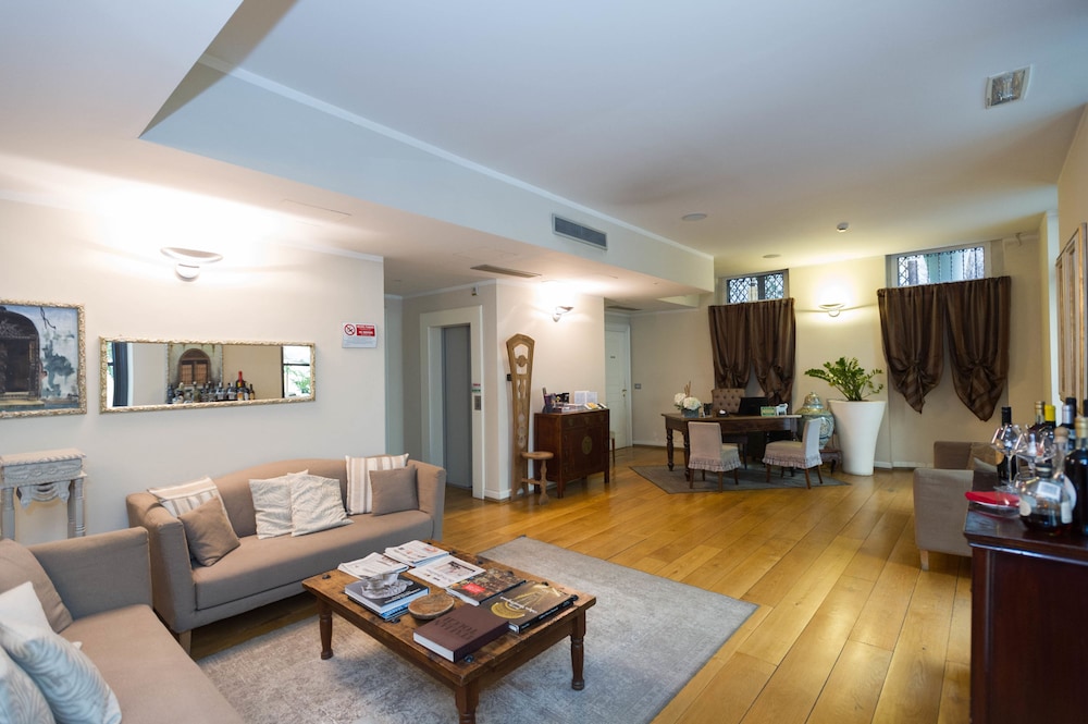 Town House 33 23/41