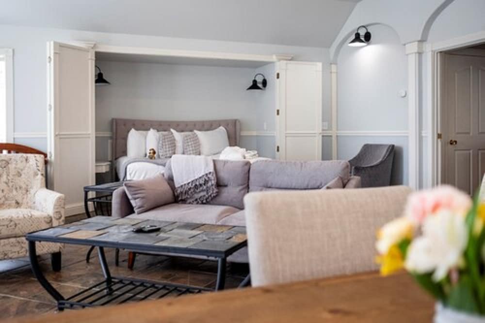 Hounds Tooth Inn 37/50