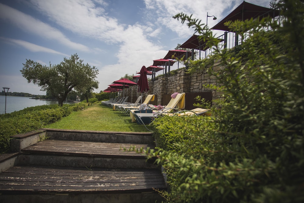 Hotel Acquaviva Del Garda 58/59