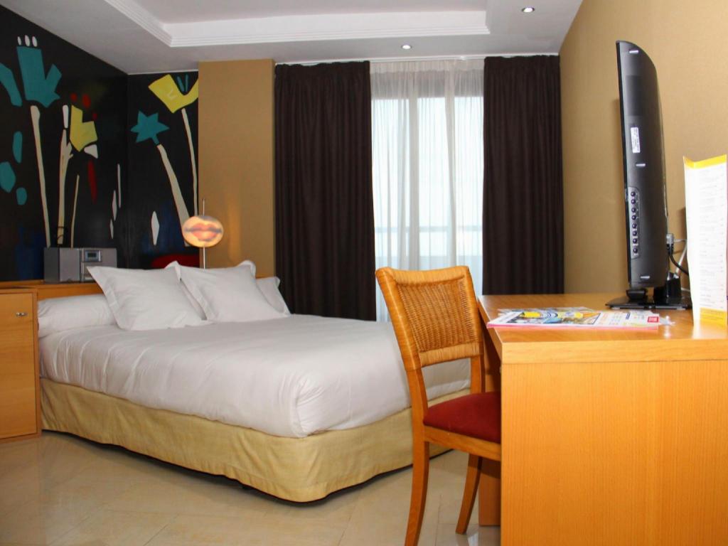 Room, Single, Double Bed