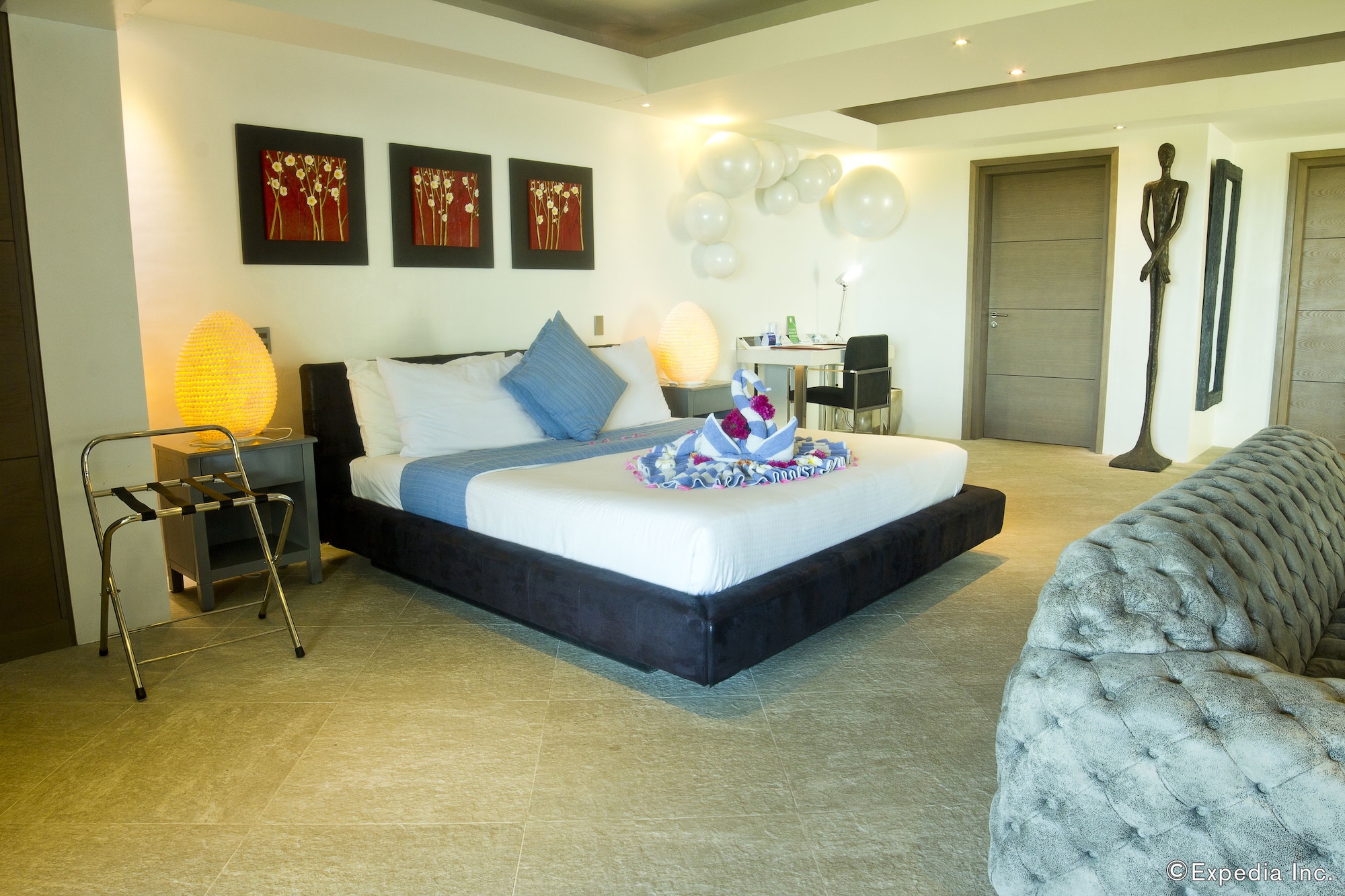 DESIGN, STUDIO, KING BED