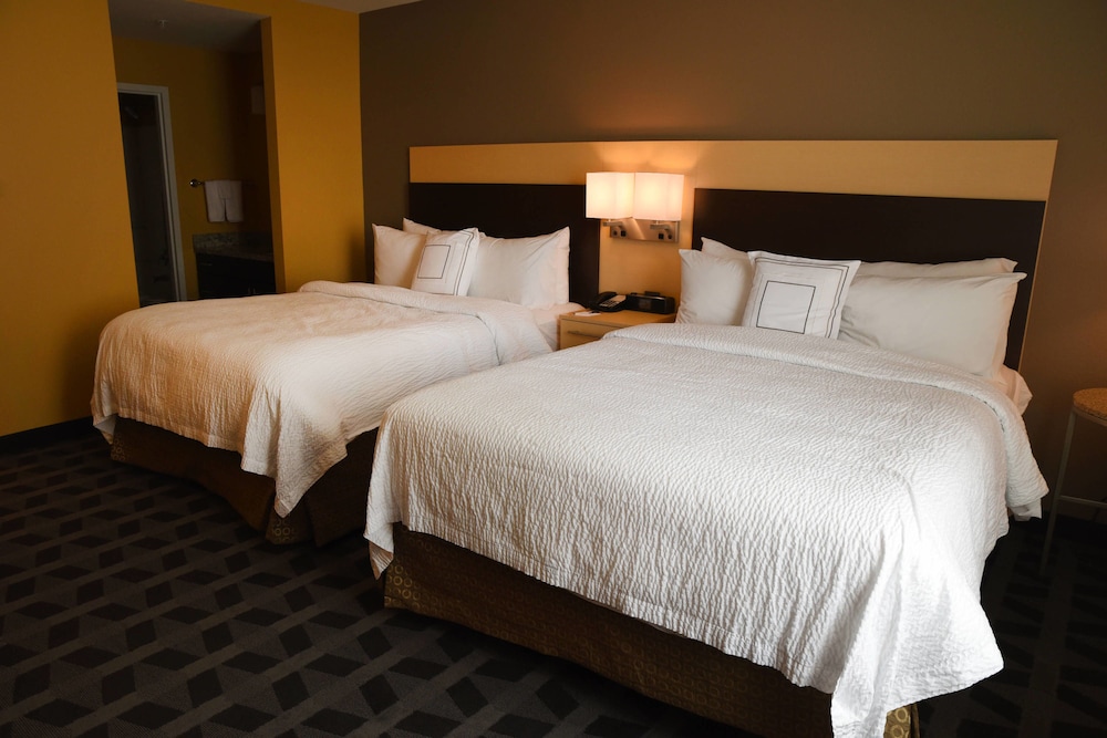TownePlace Suites Lawrence Downtown 7/32