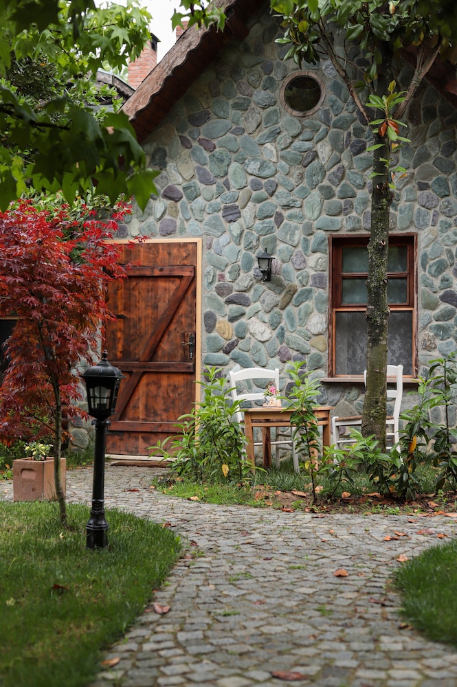 Tranquilla River Lodge - Adults Only 45/50