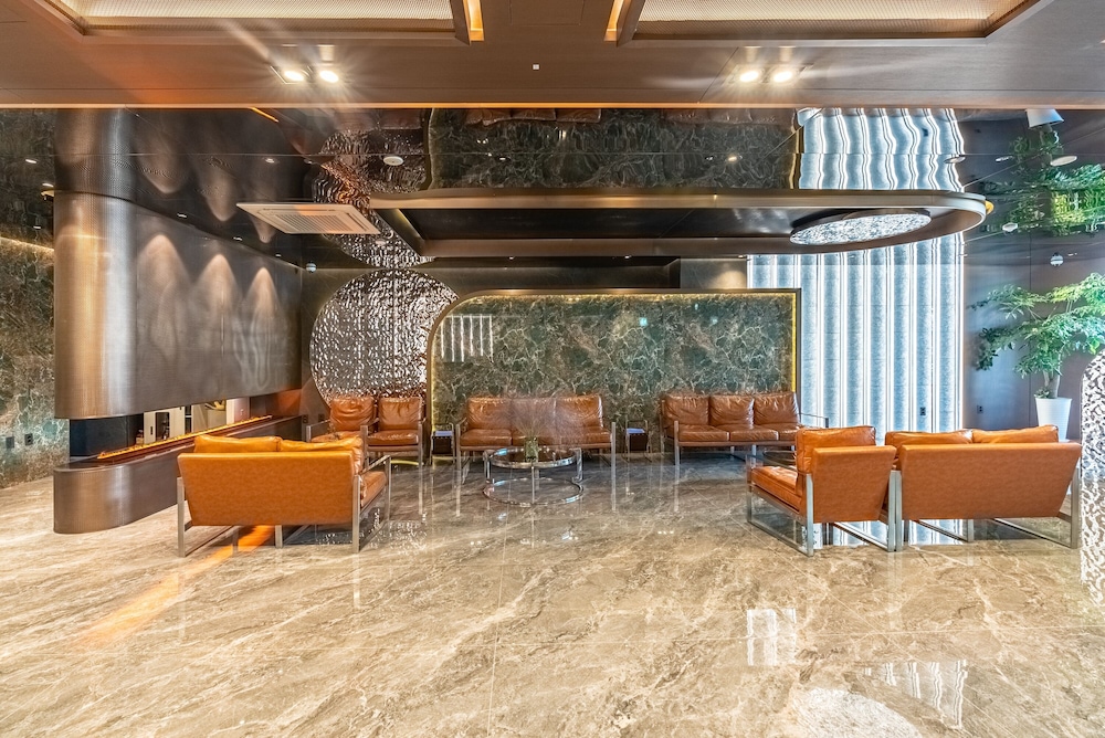 Amber Hotel Central 40/50