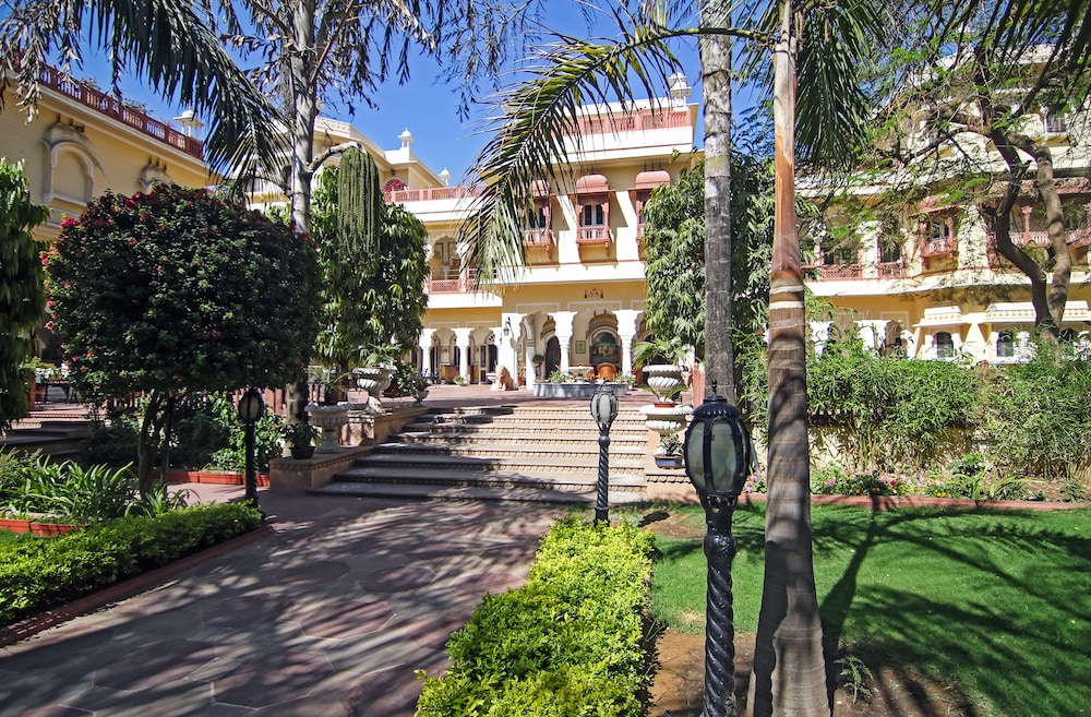 ALSISAR HAVELI 64/73