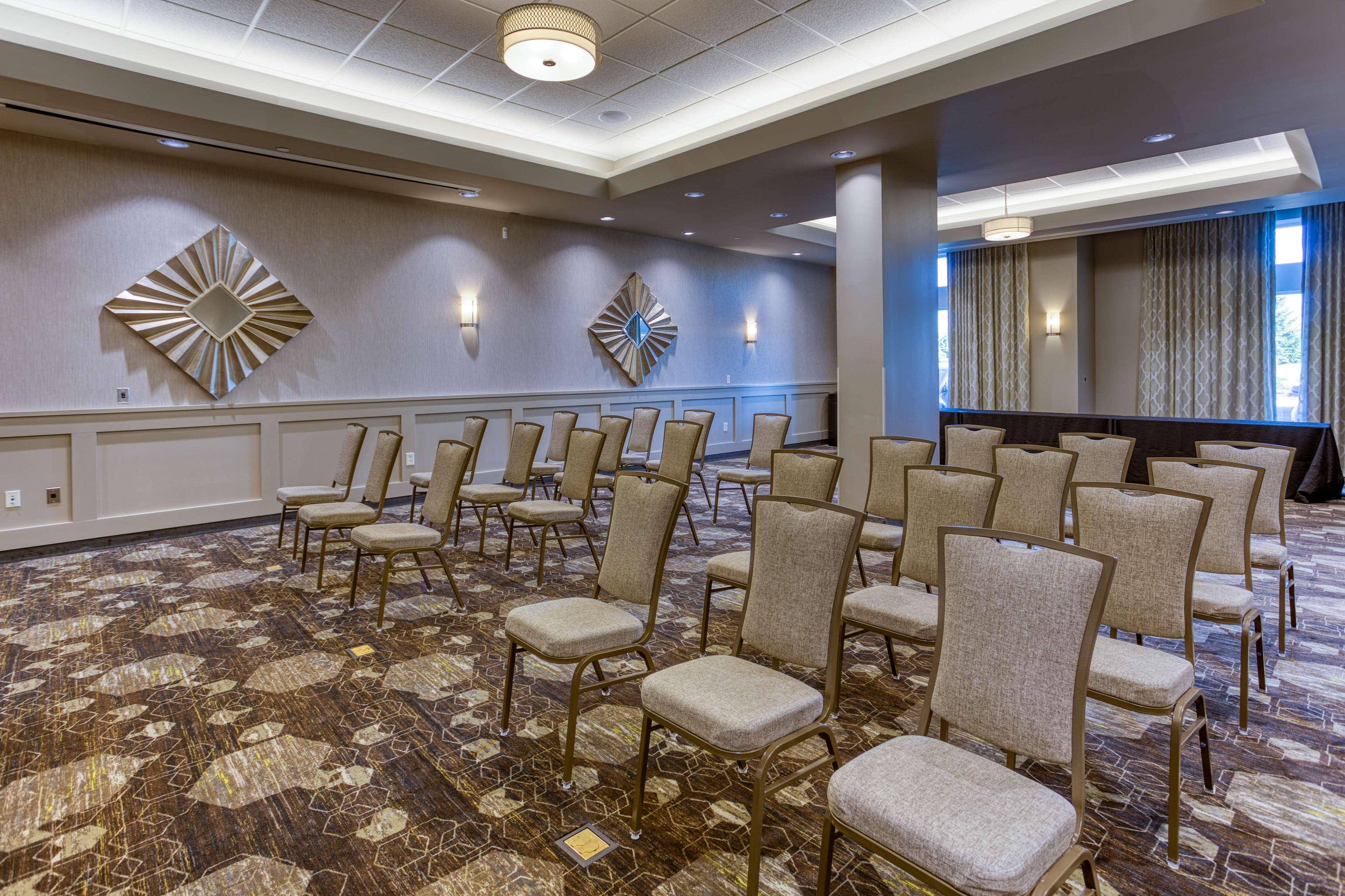 Drury Inn and Suites Cincinnati Northeast Mason 33/37