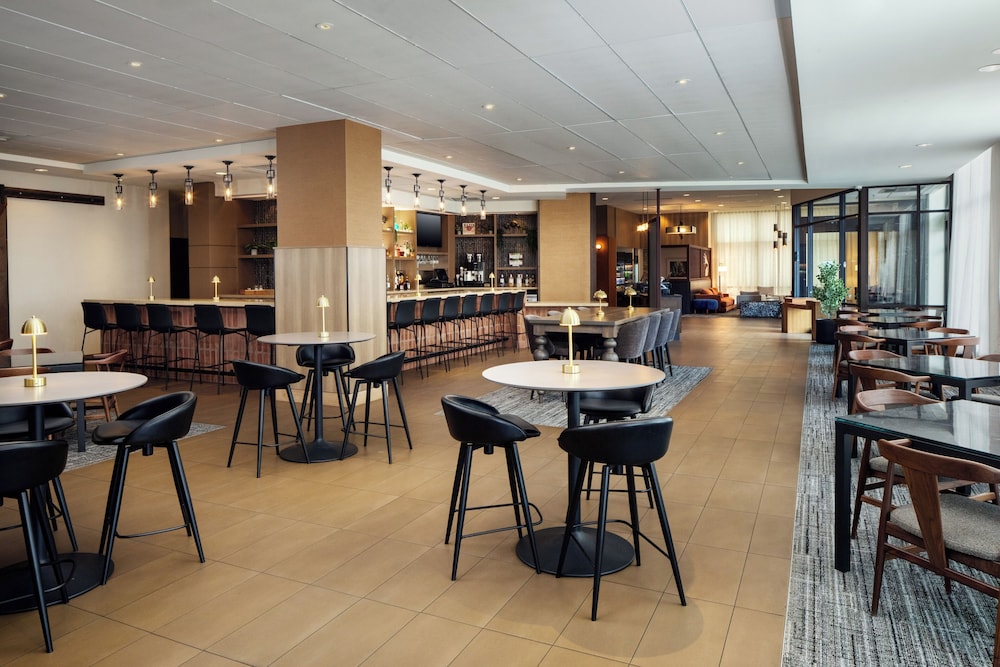Hyatt Place Nashville Downtown 48/72