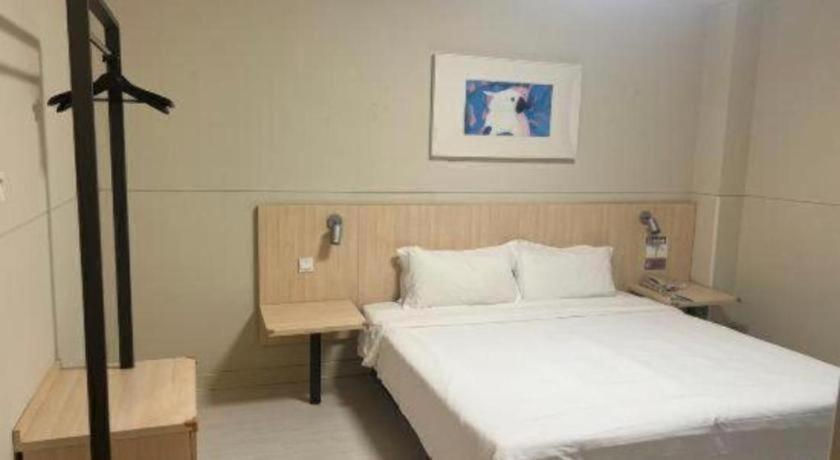Jinjiang Inn (Ji County Renmin West Street) 19/51