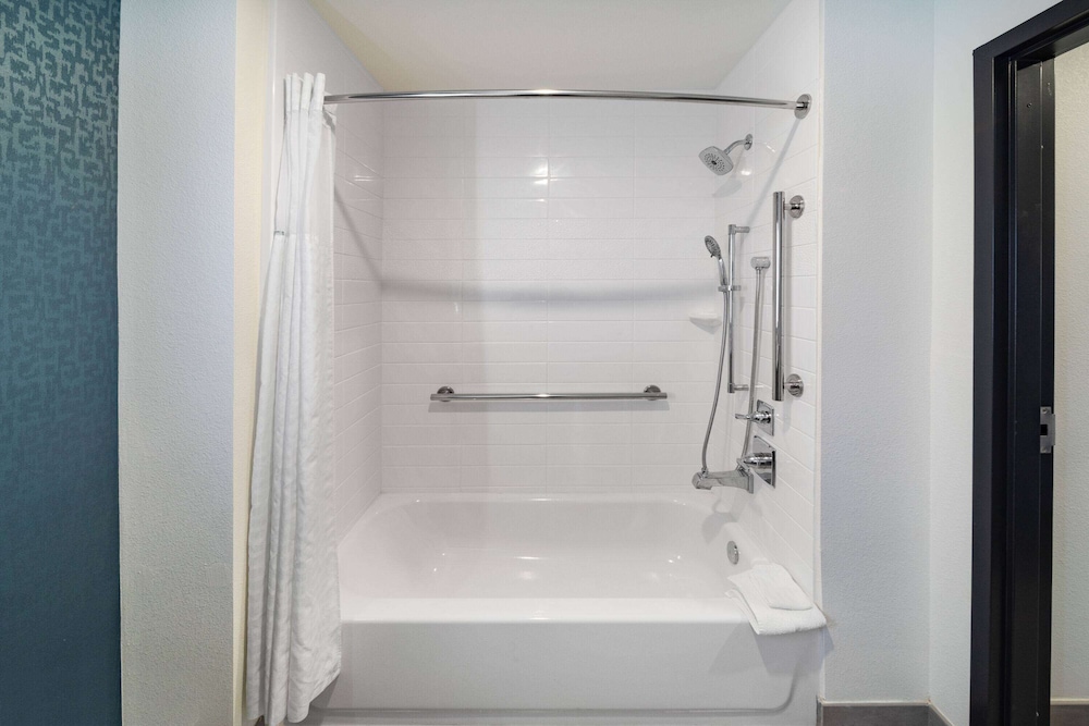 La Quinta Inn & Suites by Wyndham Texas City I 45 58/59