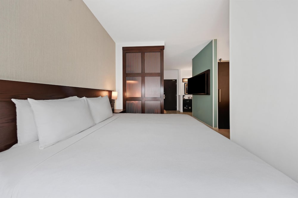 Hyatt Place West Palm Beach/Downtown 21/70