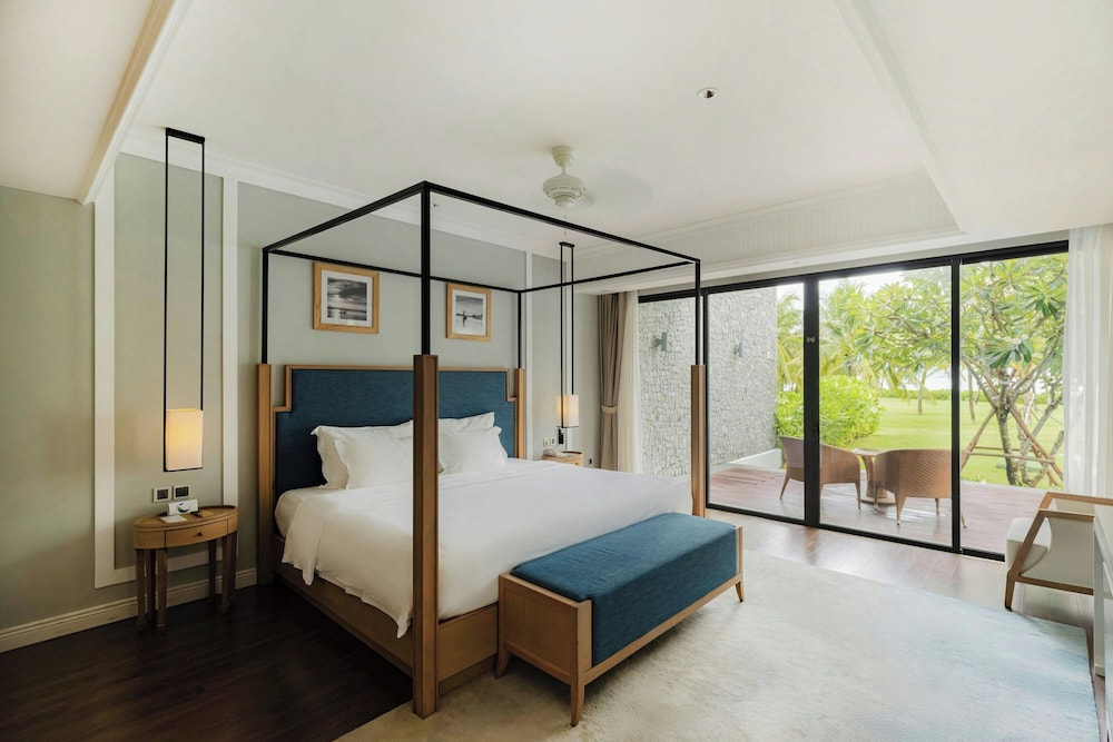 فيلا بسريرين مزدوجين بإطلالة على البحر بـ3 غرف نوم بمسبح خاص، Renaissance Hoi An Resort & Spa 3/10