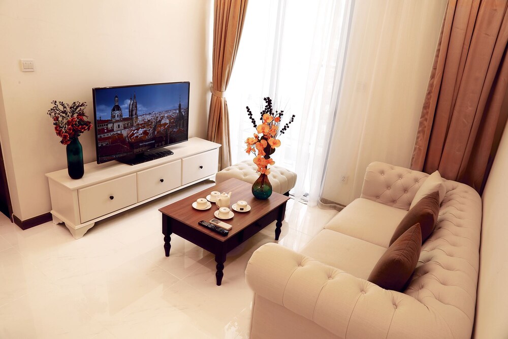 High-Floor River-View Apartment 28/50