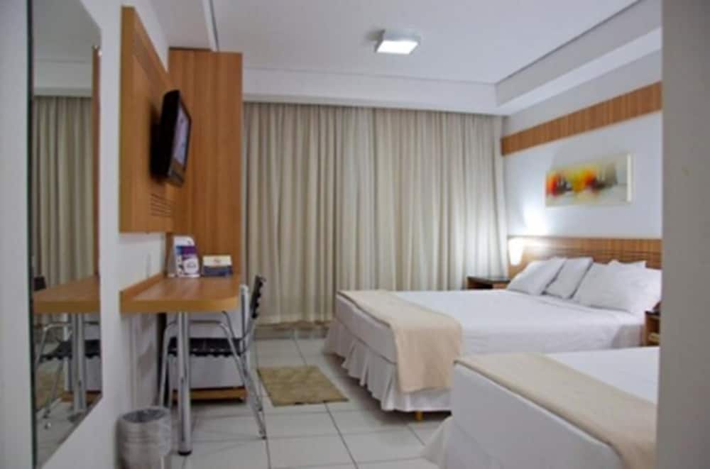 Delcas Hotel 13/68