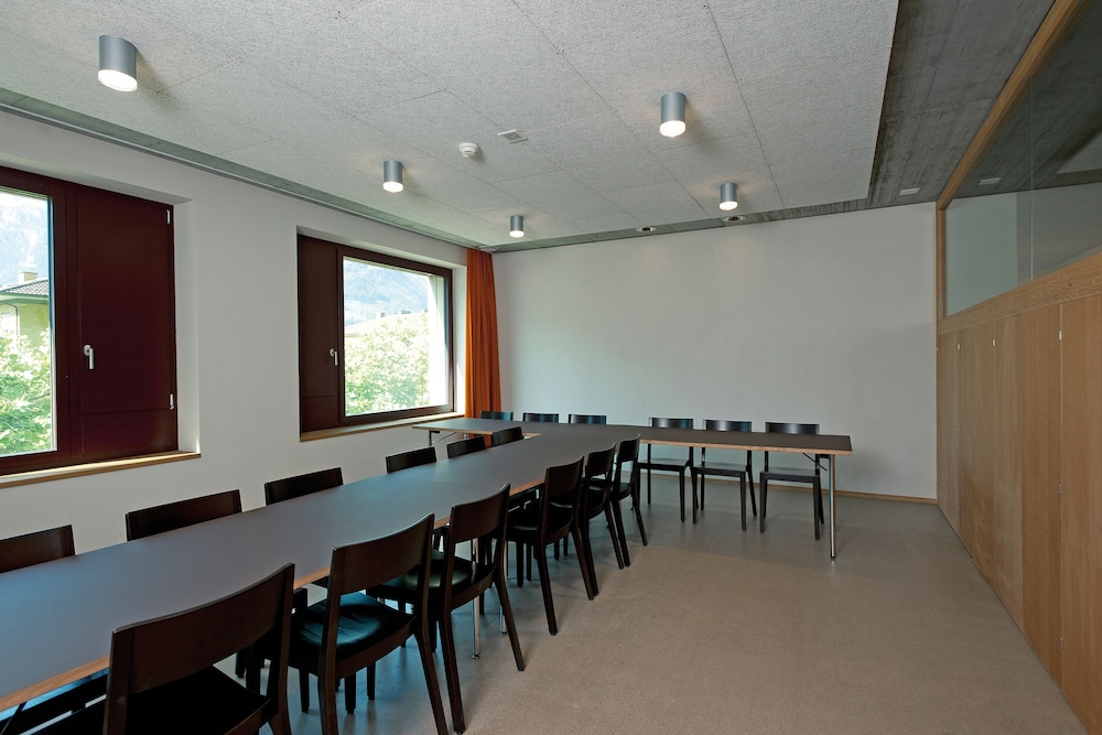 Interlaken Youth Hostel 56/63