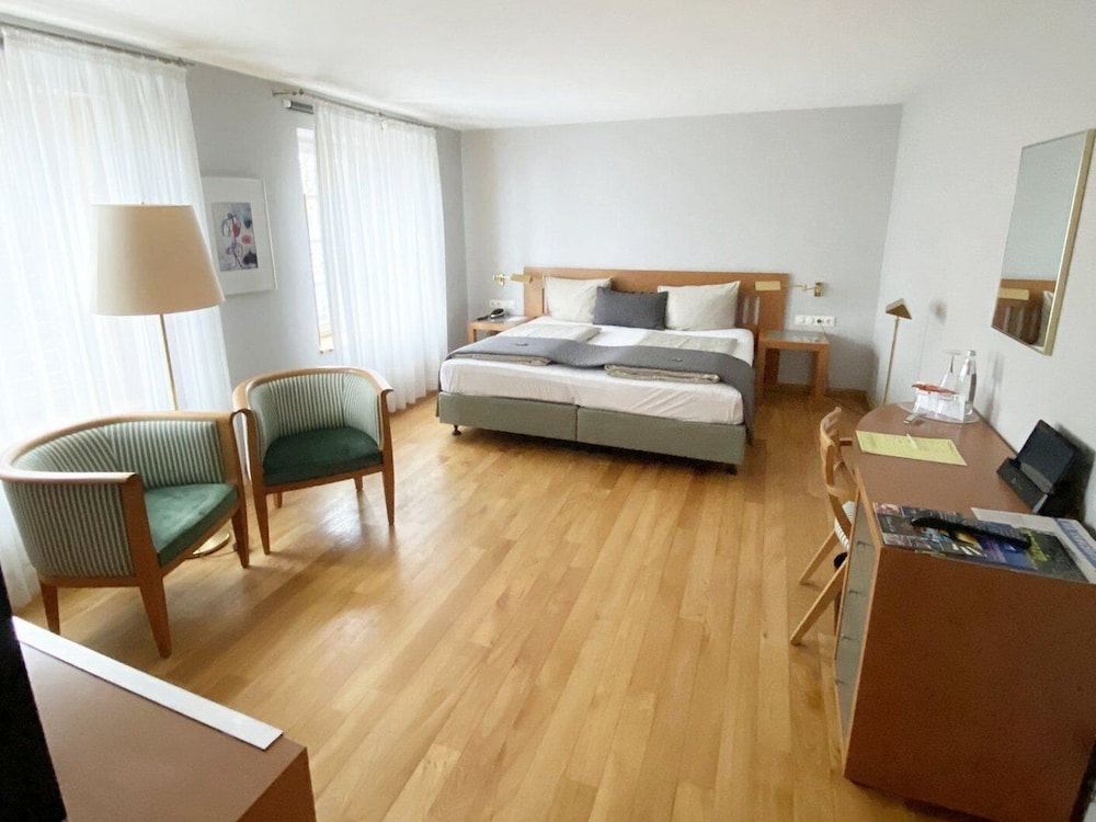 Schlosshotel Bad Wilhelmshohe 27/50