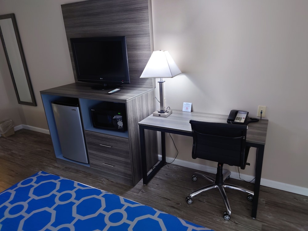 Baymont by Wyndham Adairsville 39/41
