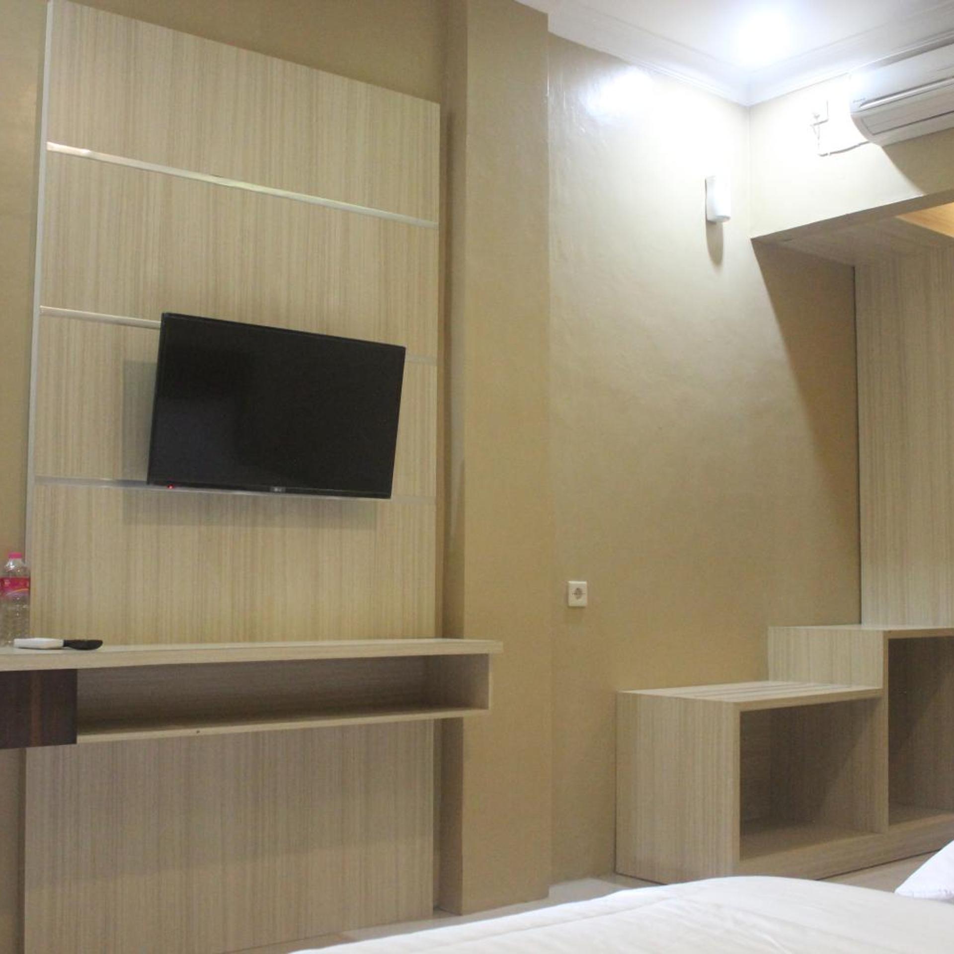 Cyka Raya Hotel 33/41
