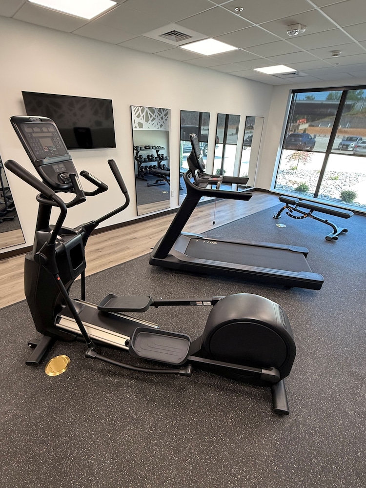 Sleep Inn & Suites Savannah Tennessee Riverfront 26/50
