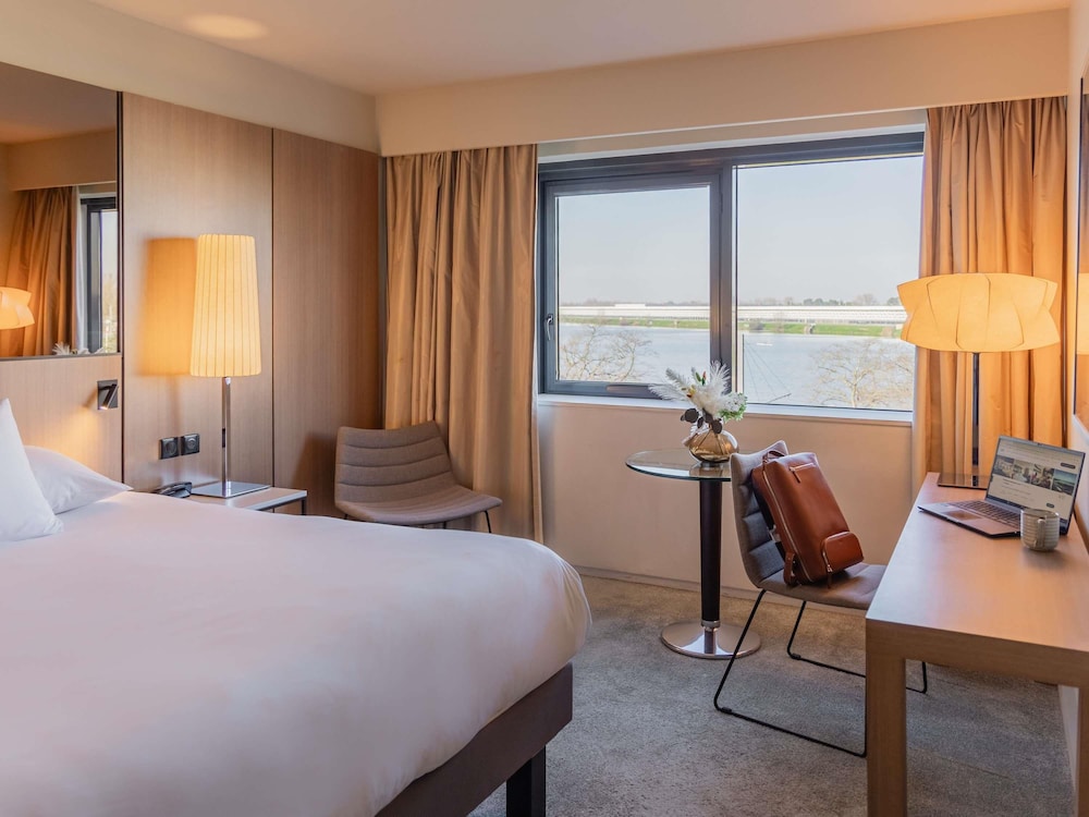 Deluxe, Double Bed, Lake View