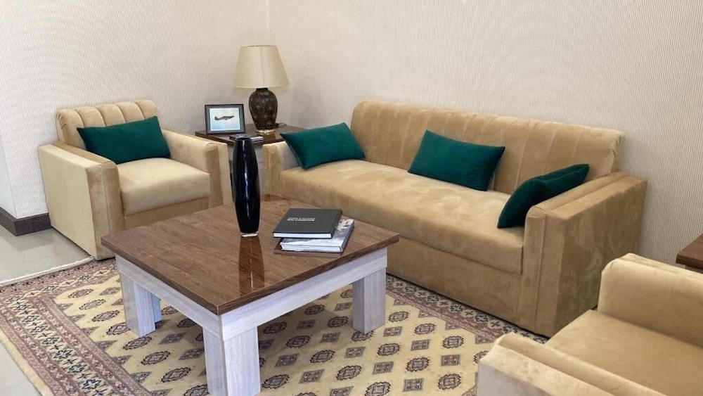 Airport Hotel 43/59