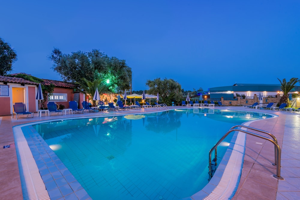 Callinica Hotel 48/68