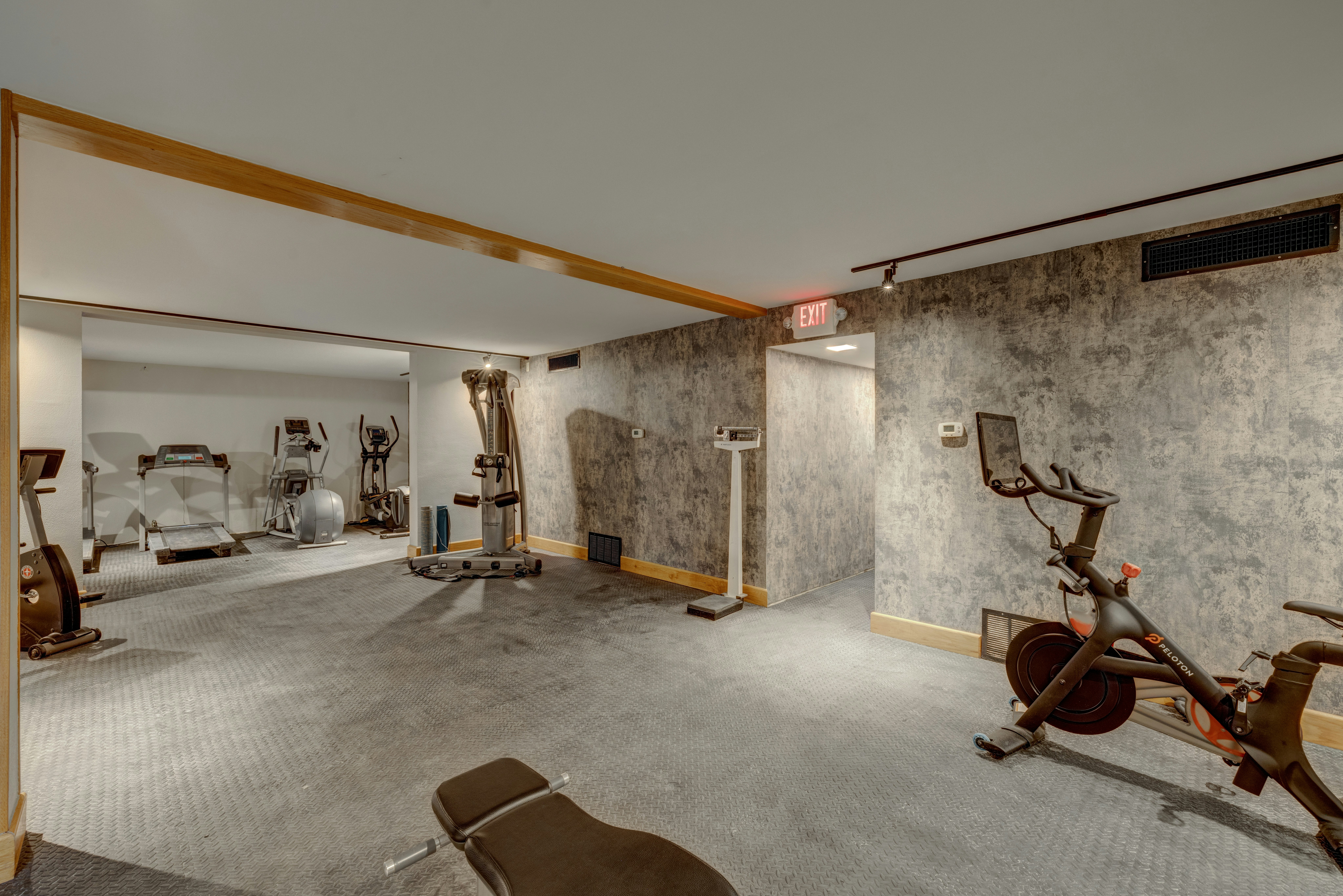 Riverside Hotel & Conference Center 39/60