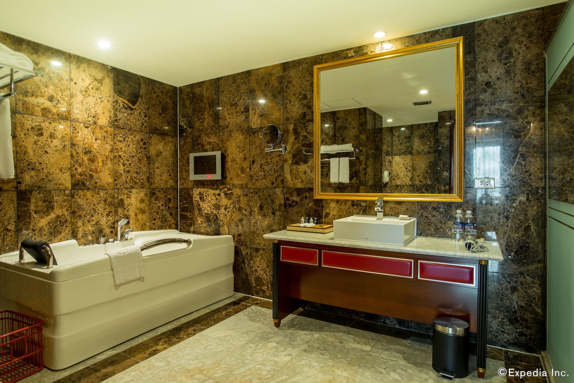 Plaza, Suite, King Bed، Grand Plaza Hanoi 5/5