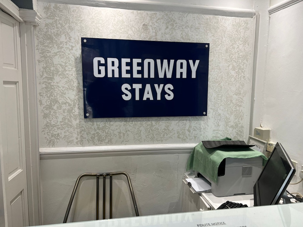OYO Greenway Stays 22/43