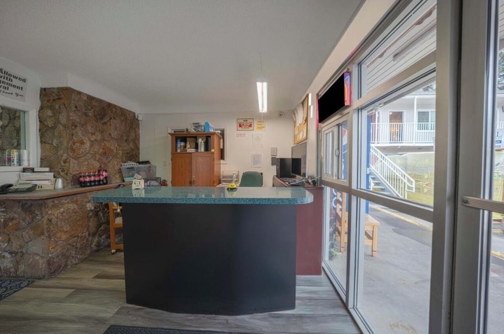 Budget Inn Bend by OYO 4/44
